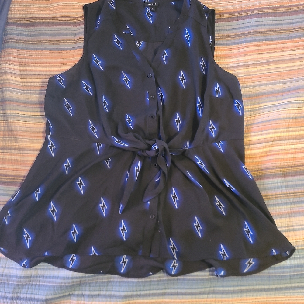 Torrid sleeveless top size 1